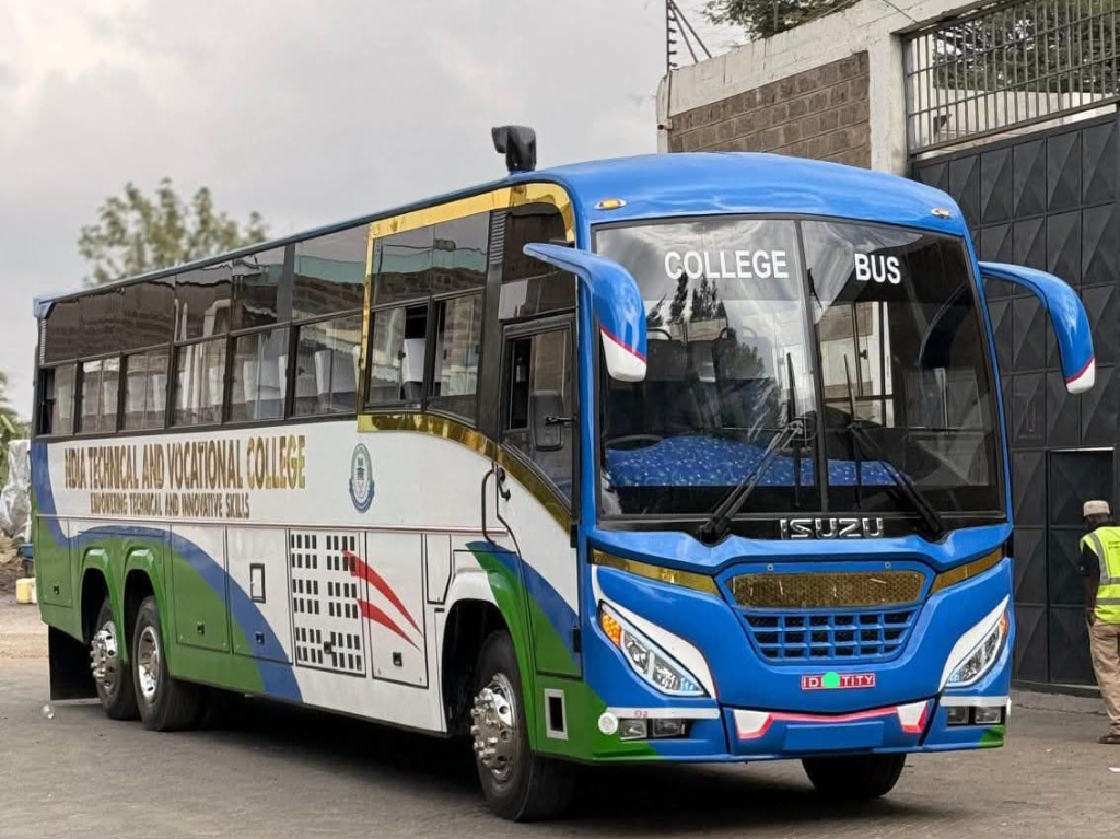 FVR 34 67 Seater Bus 6Ãââ2