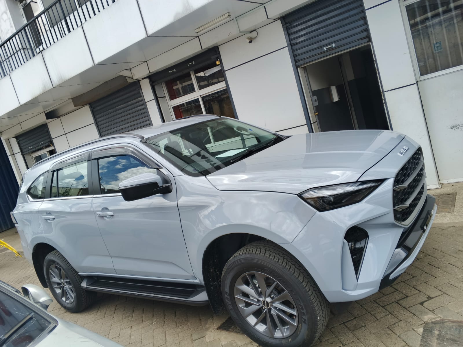 Isuzu MU-X LS-U 1900cc
